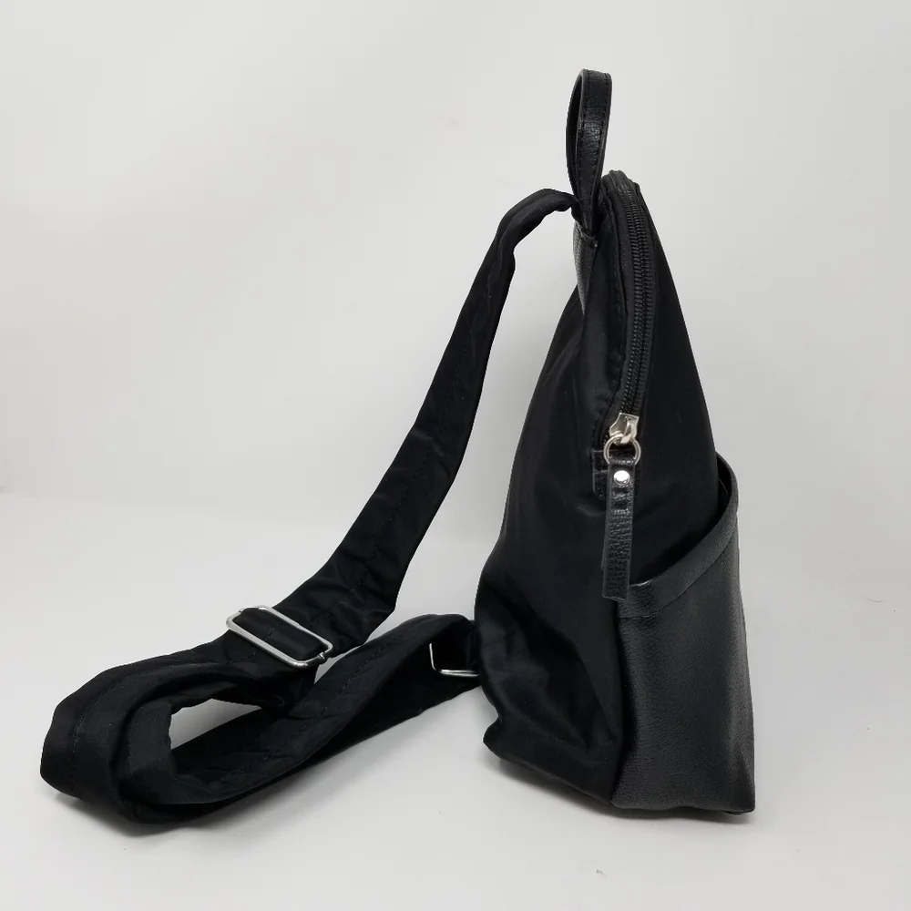 TUTILO New York Black Backpack One Shoulder 5 pocket Size 10X11 Inches FLAW